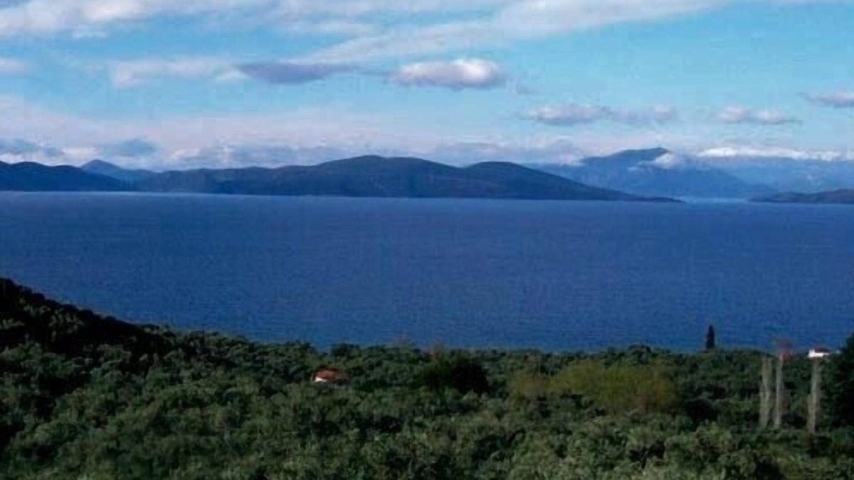 South Pelion Cottage | Unforgettable panorama in a very quiet location. Centrally located, gr. Property.
