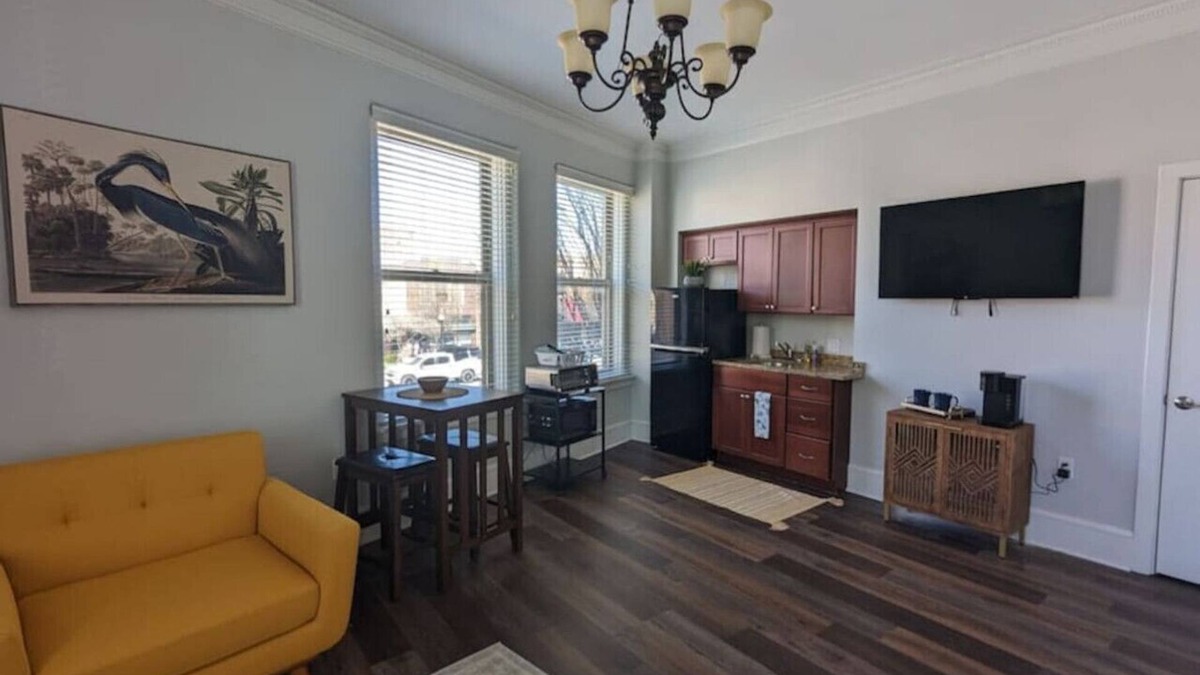 Champaign Apartment | Unique 1 BR/1BA Stay in Downtown - 204