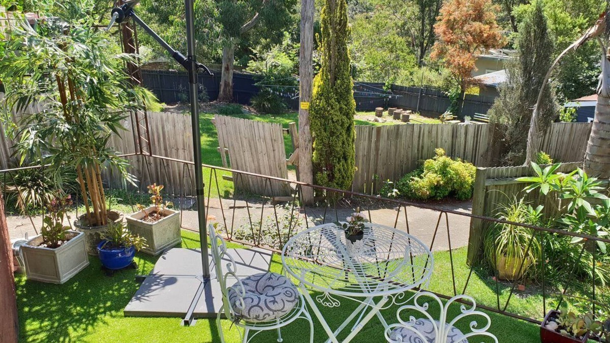 Springwood House | Unique 1920's Historic Retreat! Pet Friendly!
