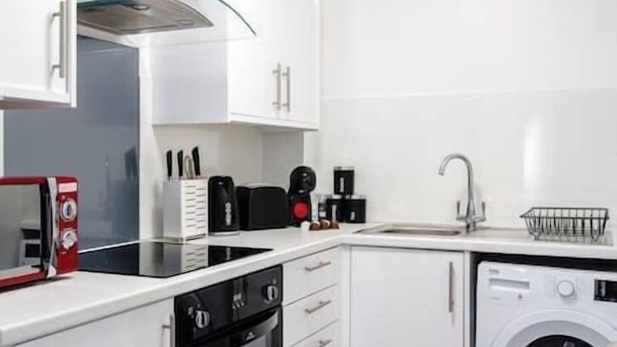 Gabalfa Apartment | Unique 2-bed Flat with Smart TV Cardiff