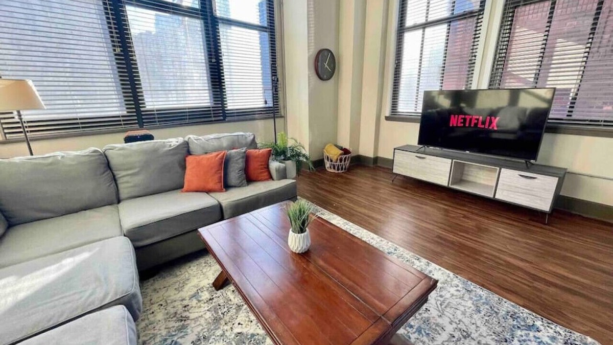 Financial District Apartment | ☆UNIQUE 2Bed Loft☆ Downtown KC