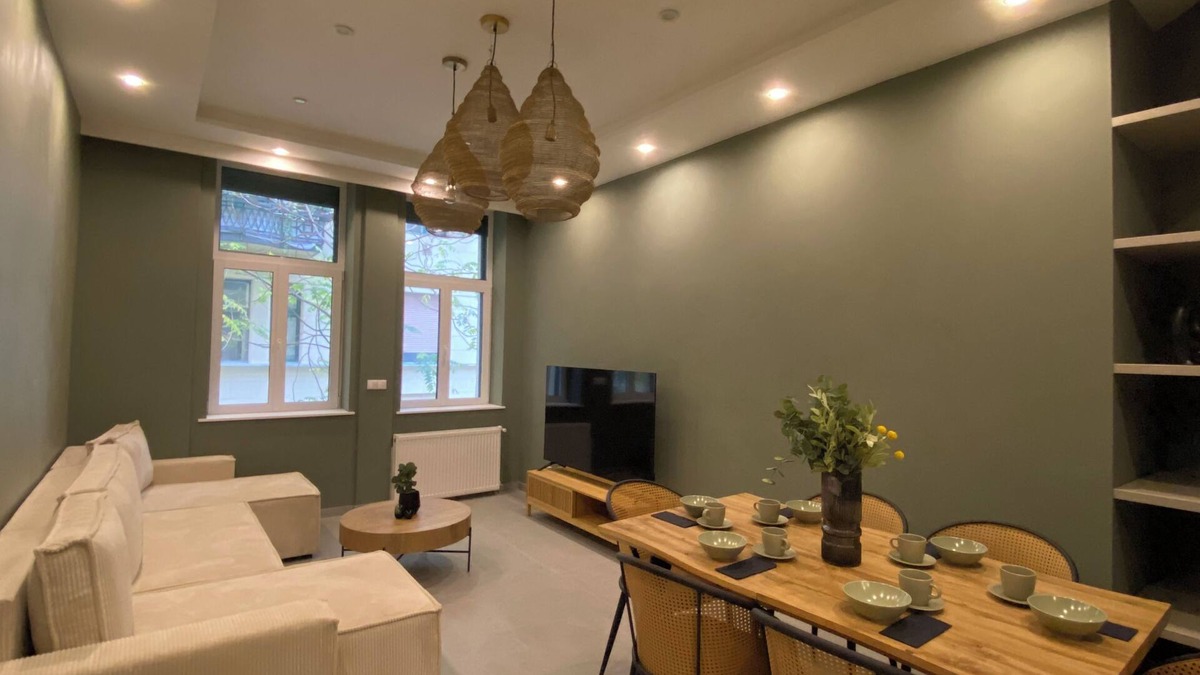 Ujlipotvaros Apartment | Unique 4-bedroom, 4-bathroom apartment in the heart of Budapest.