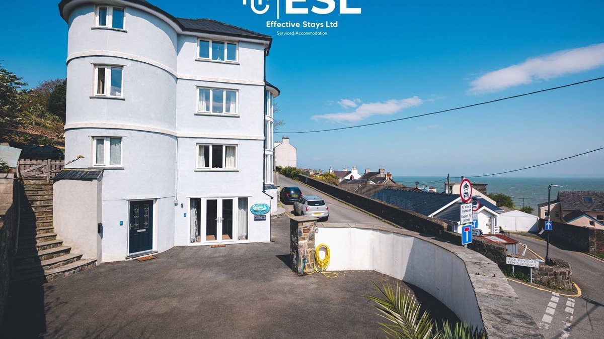 New Quay House | Unique 5-Bed House with Breathtaking Sea Views over New Quay