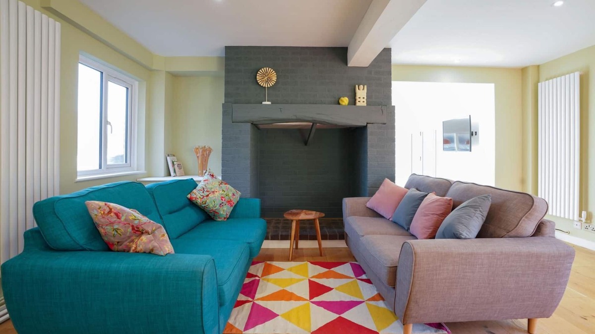 Ipswich House | Unique 5BD Farm House Perfect for Relaxing