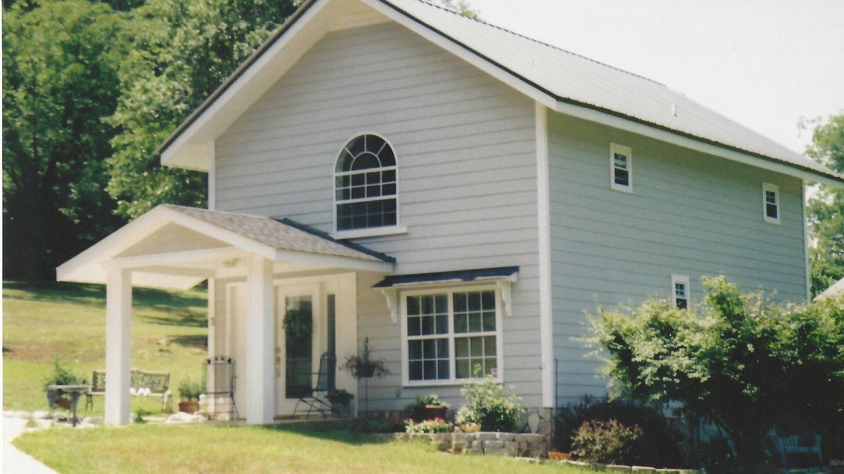 Greenville - Spartanburg Cottage | Unique 75 year old converted barn with beautiful loft bedroom.
