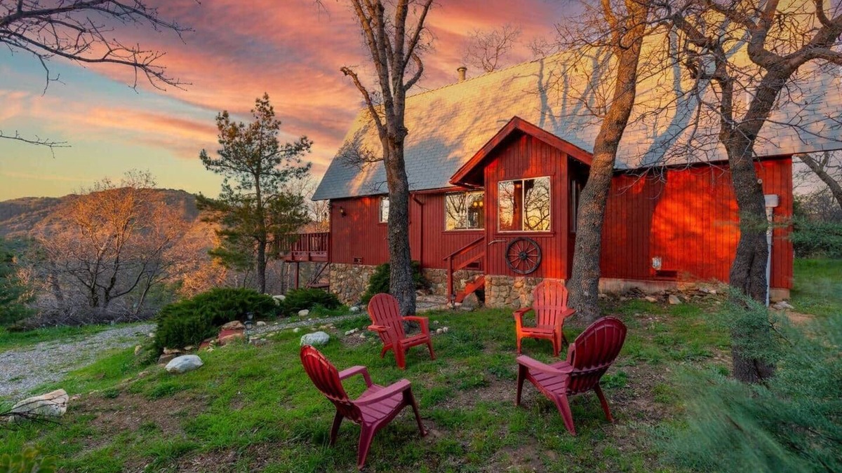 Julian Cabin | Unique A-frame with mountain views, 5 min to town