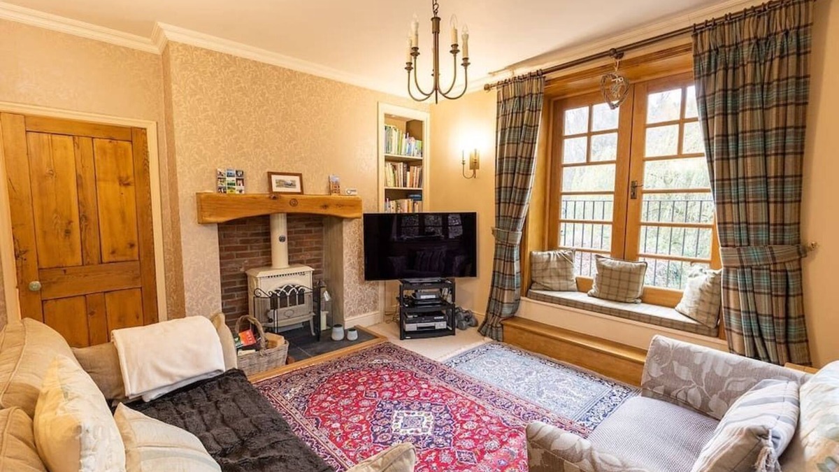 Skipton House | Unique Accommodation with Amazing Views