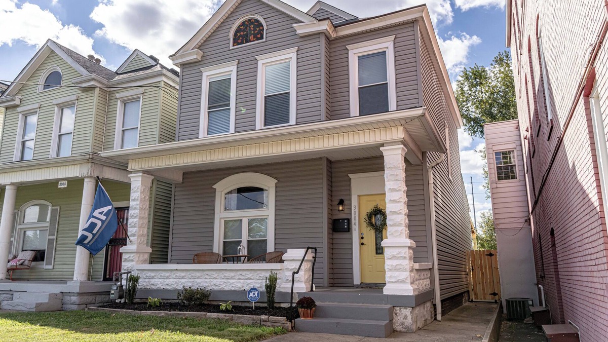 South Louisville House | Unique and centrally located Triple Crown House!