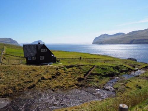 Leynar House | Unique and isolated cottage with stunning views
