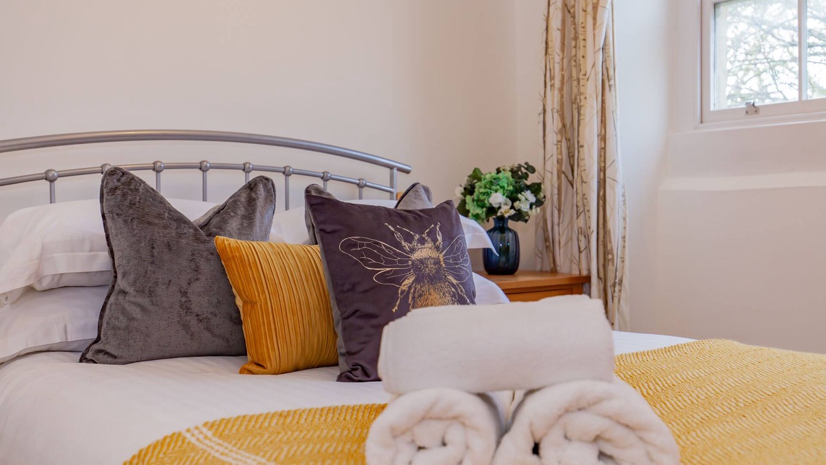 Oxford City Centre House | Unique and quirky central apartment with parking