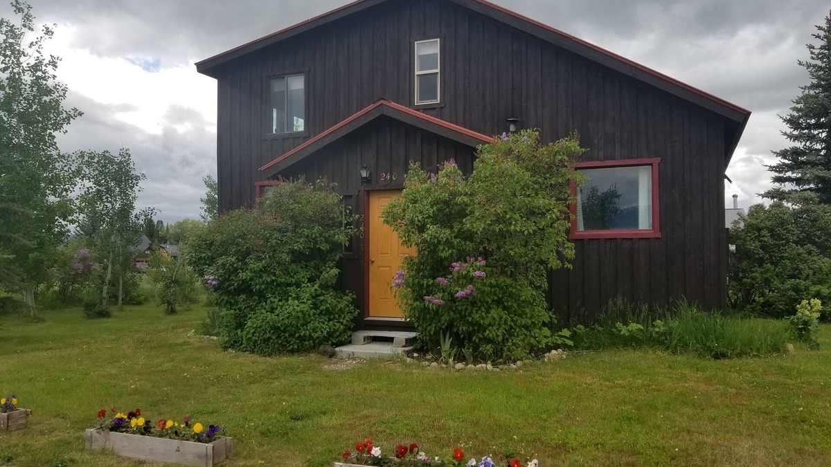 Driggs House | Unique and Spacious Artist's House 5 blocks from Main Street
