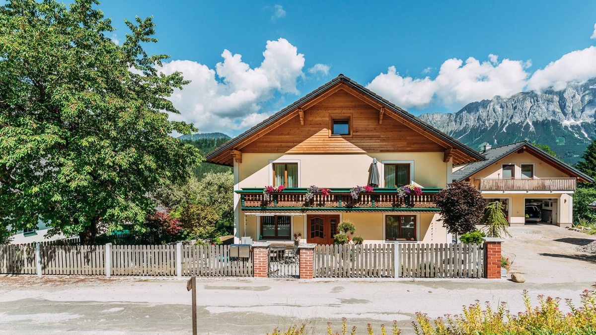 Oeblarn Apartment | Unique apartment in a nature reserve