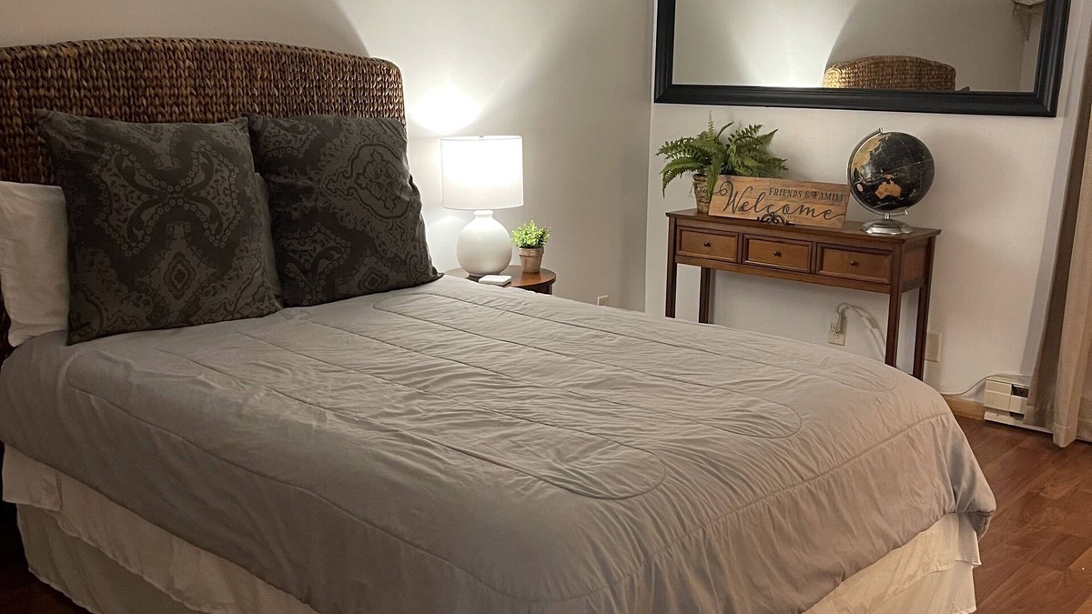 Vandalia Apartment | Unique apartment in historic downtown
