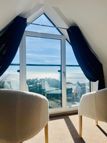 Felixstowe Apartment | Unique Apartment with Stunning Views 2B
