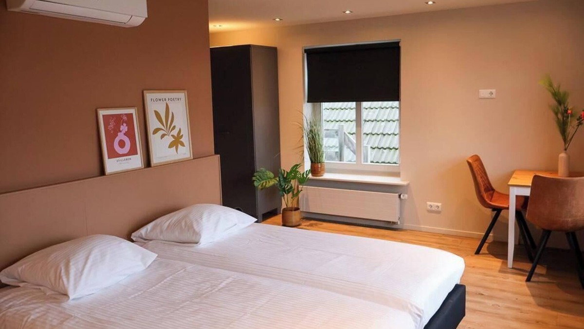 Maasbommel Hotel | Unique B&B room next to a historic mill, with luxurious comfort and a beautiful location in Gelderland.
