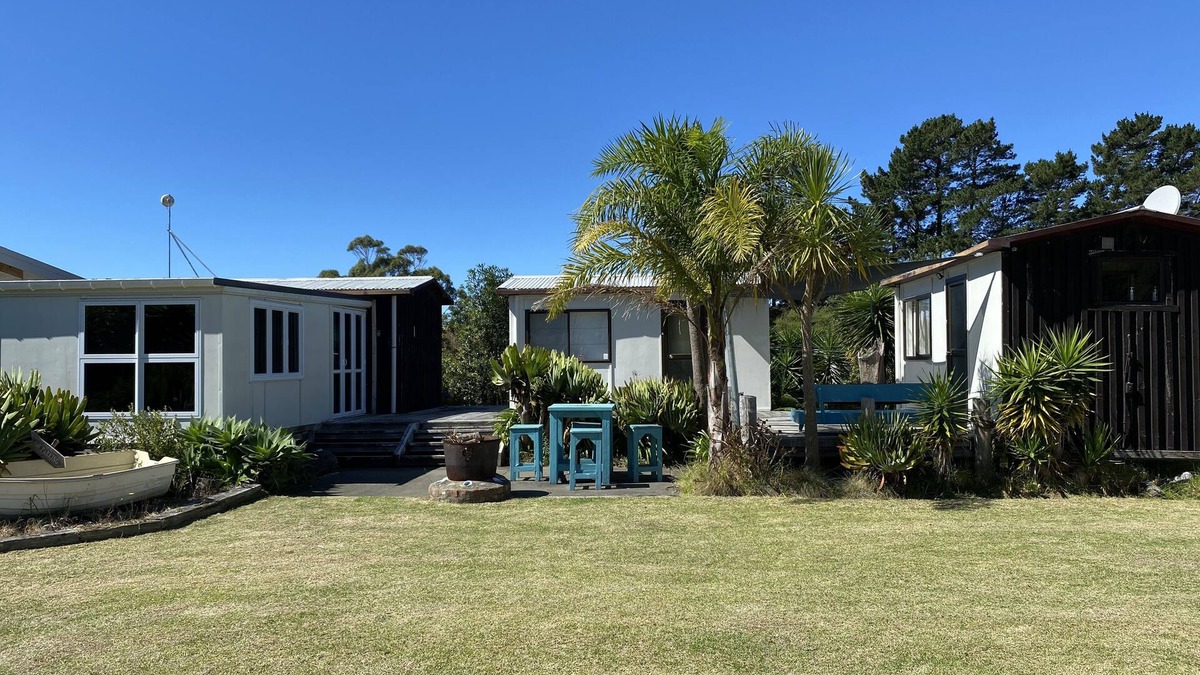Mahia Cabin | Unique Bach in a quiet setting