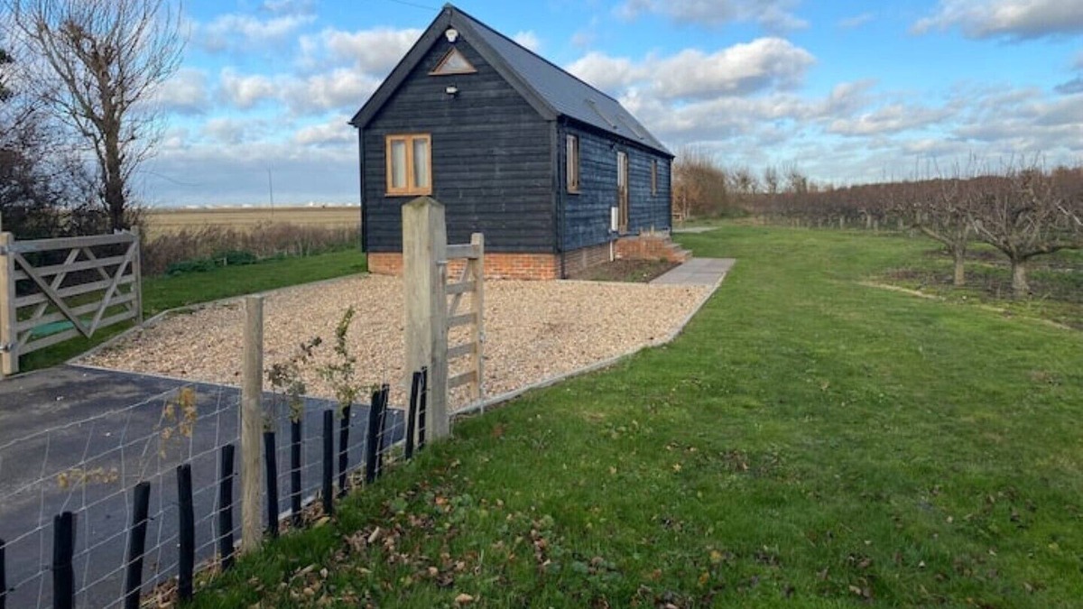 Cooling House | Unique barn conversion with beautiful marsh views