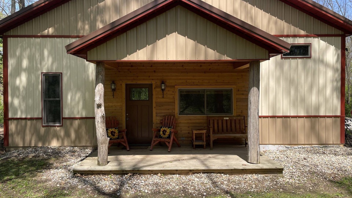 Mishawaka House | Unique barnhouse, newly built, great ND weekend rental, 15 minutes from stadium.
