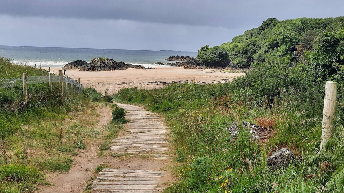 Killybegs Cottage | Unique beachfront cottage at Fintra Bay Donegal