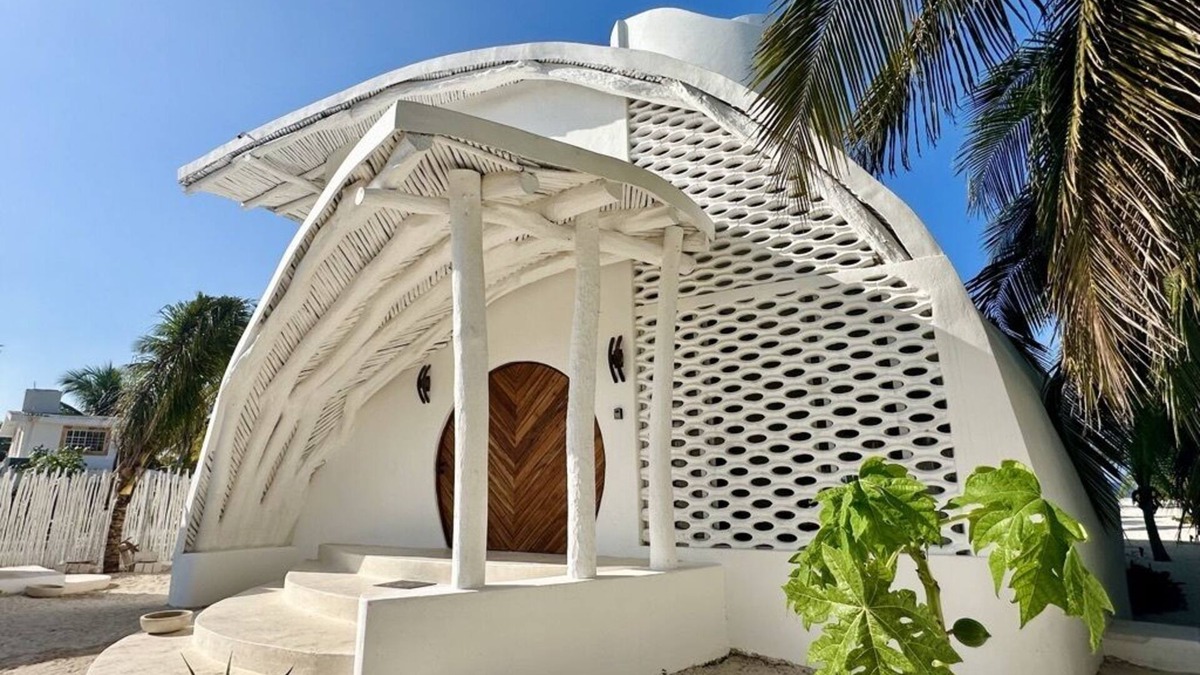 San Crisanto Villa | Unique Beachfront Casa Kyma, Pool, BBQ, Private Beach, San Crisanto, Yucatan