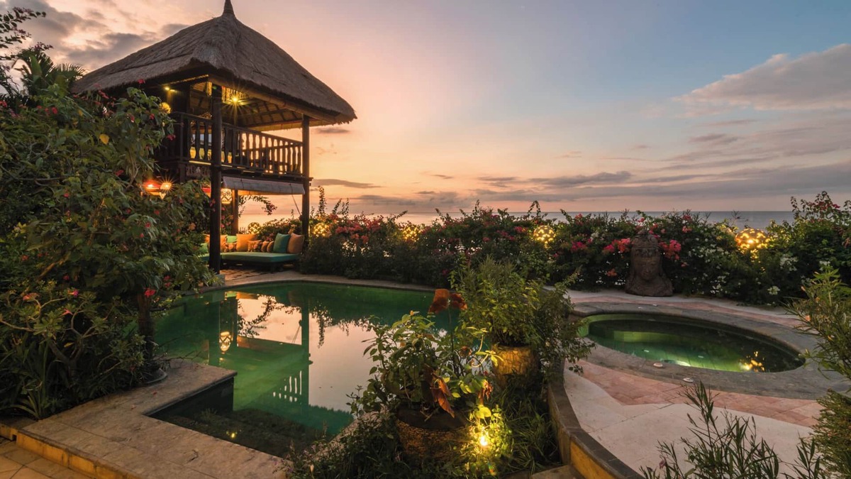 Temukus Villa | Unique & Beautiful Bohemian Style Beachfront Villa