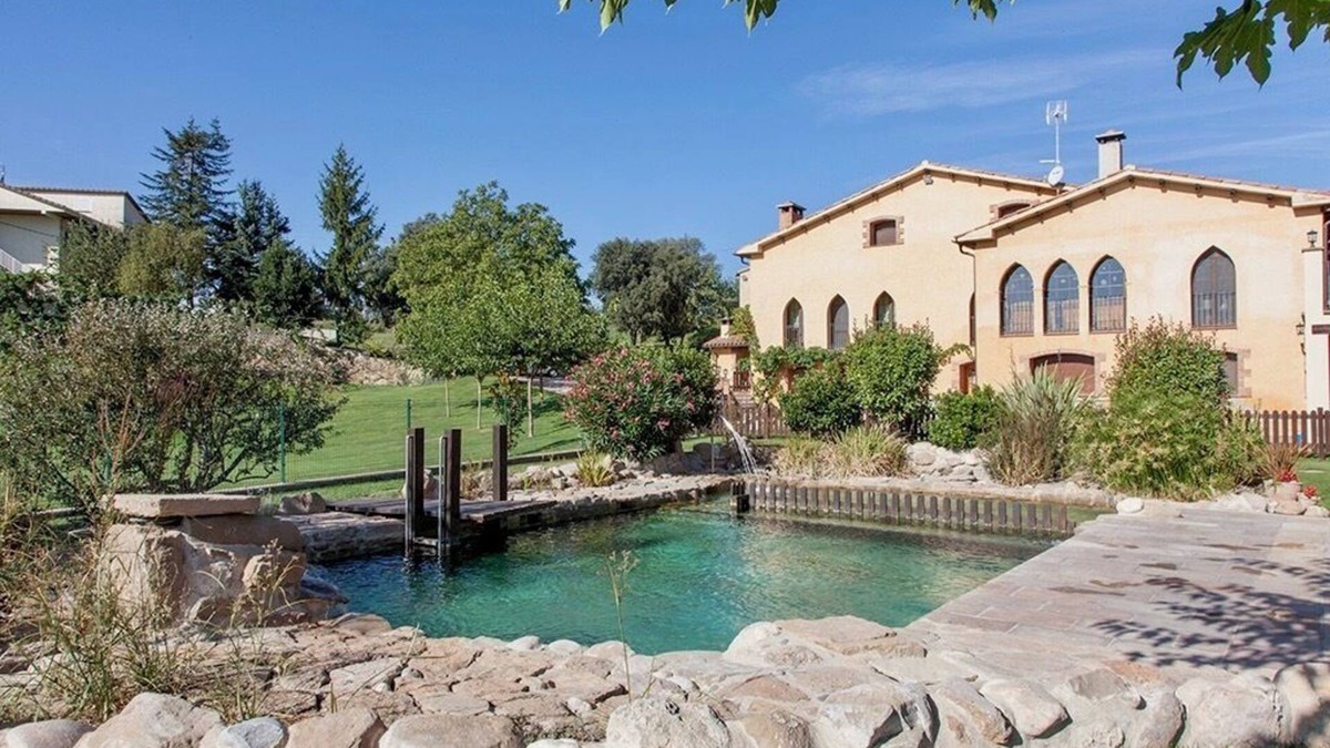 Montclar Villa | Unique, Beautiful Holiday Villa in Catalonia