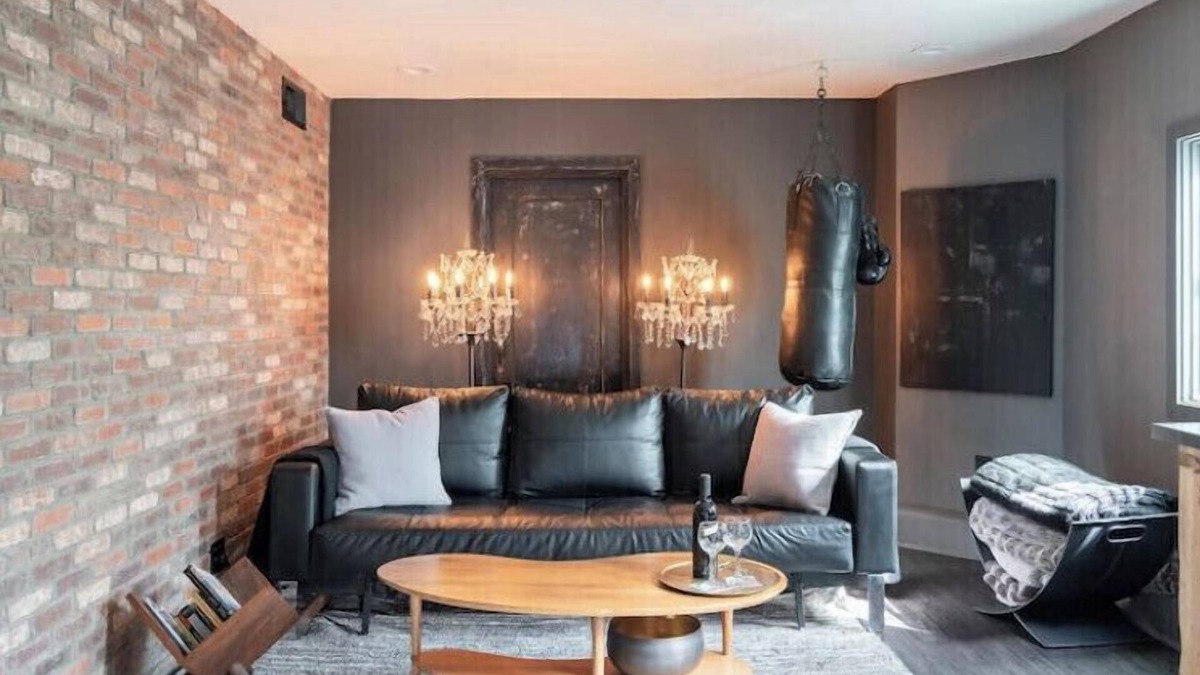St. Mary's Apartment | Unique & Chic Apartment with Spectacular Outside Living Room