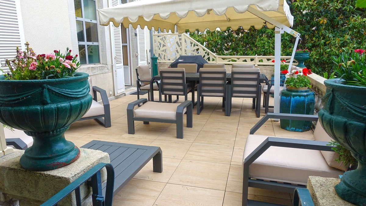 Perigueux Apartment | UNIQUE CITY CENTER GREAT COMFORT PRIVATE PARKING AIR CONDITIONING BEAUTIFUL EXTERIOR