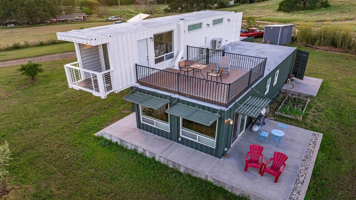 Pulga Apartment | Unique Container Home w/Views