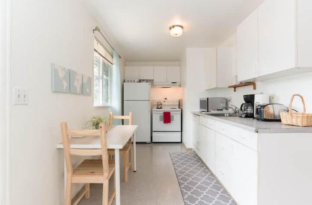 Kent Apartment | Unique, Convenient, Centrally located apartment