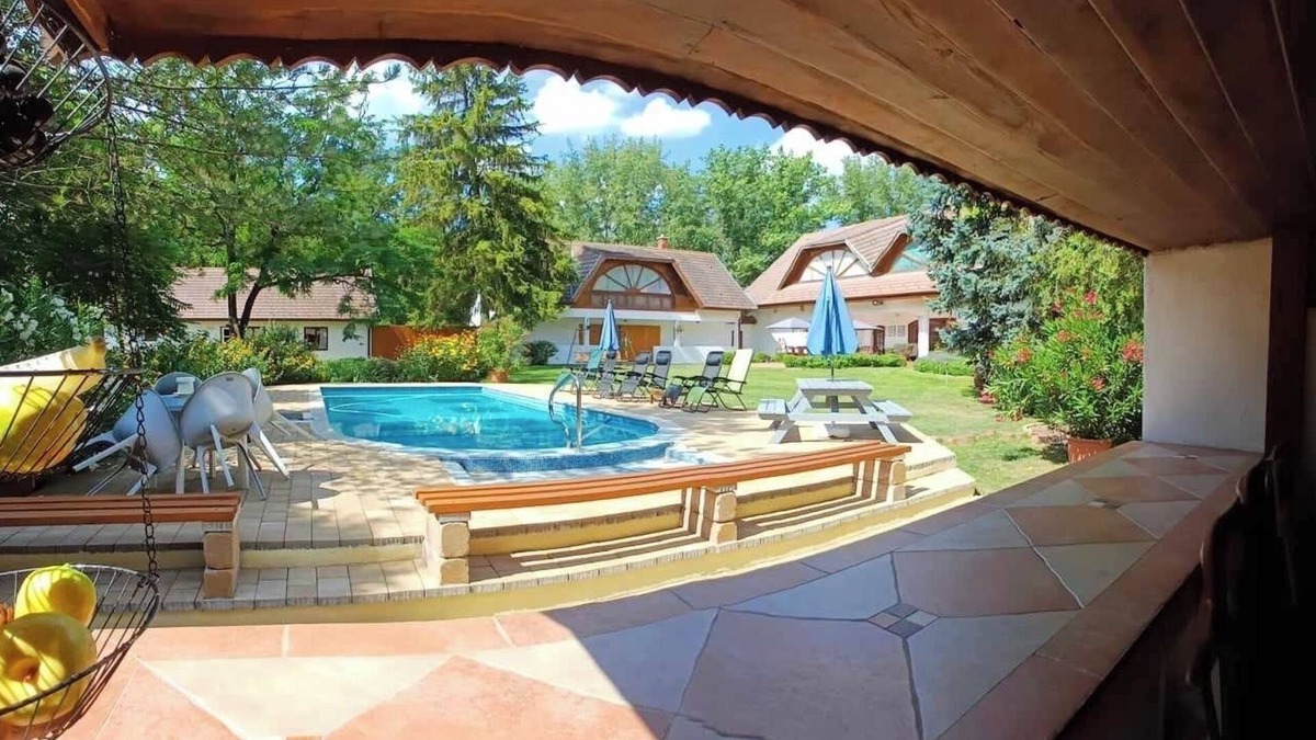 Hernad Villa | Unique Country Villa near Budapest