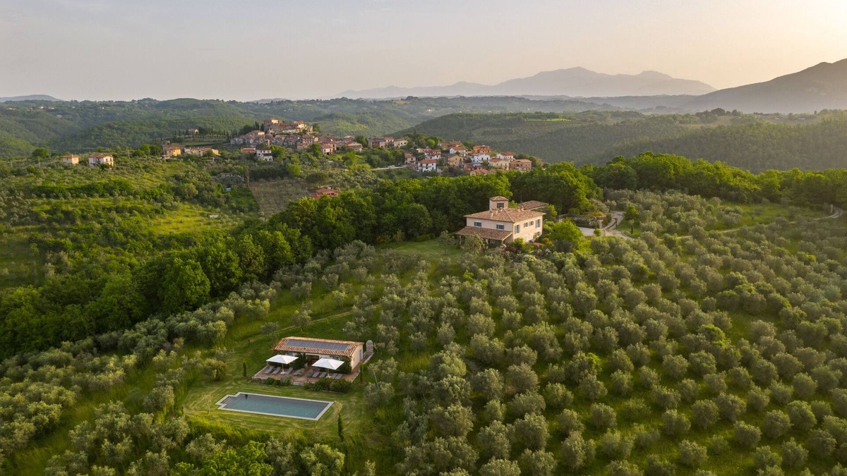 Torricella in Sabina Villa | Unique designer villa & garden, great comfort, heated pool, tennis court, cook.