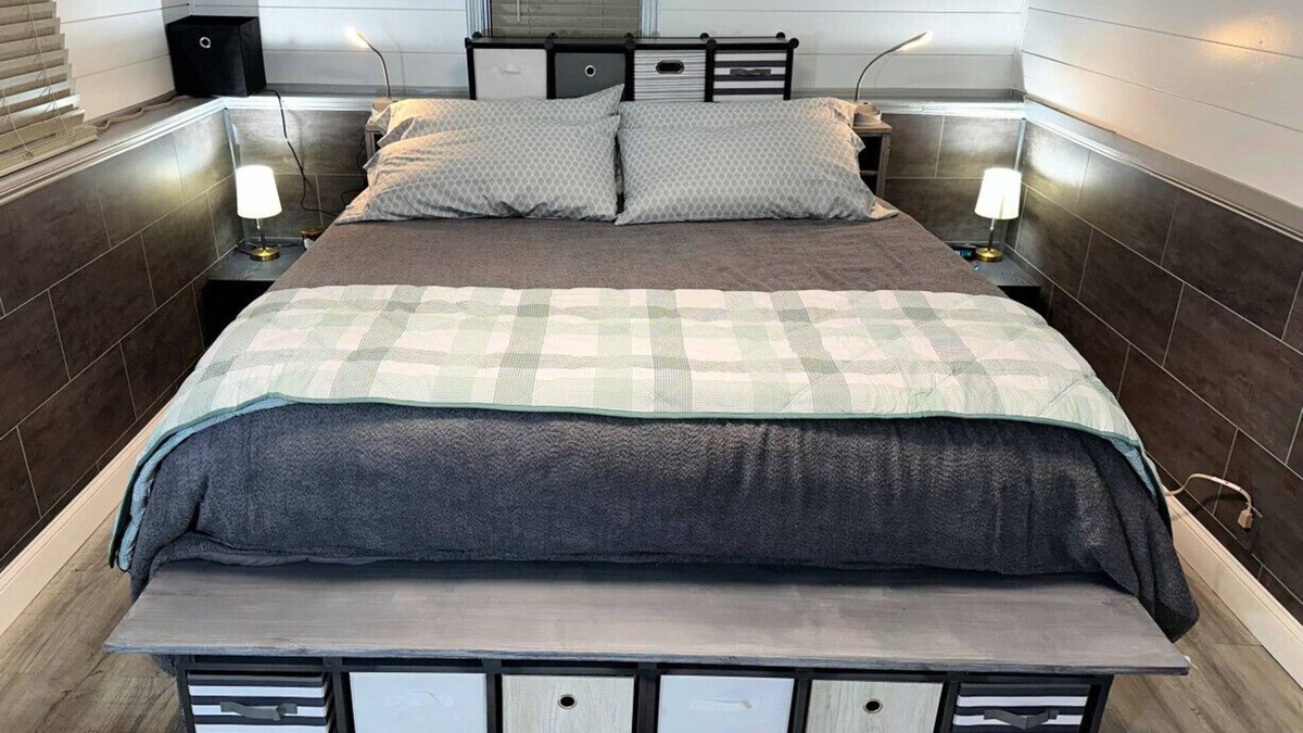 Moorhead Apartment | Unique Discreet Hidden Entrance. Sleep in with 2pm checkout!