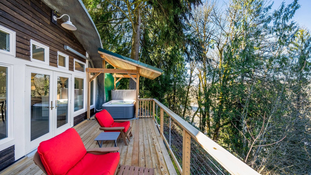 Thurston Apartment | Unique, Dog-Friendly, Riverfront Cottage w/Free WiFi, Views, & Hot Tub