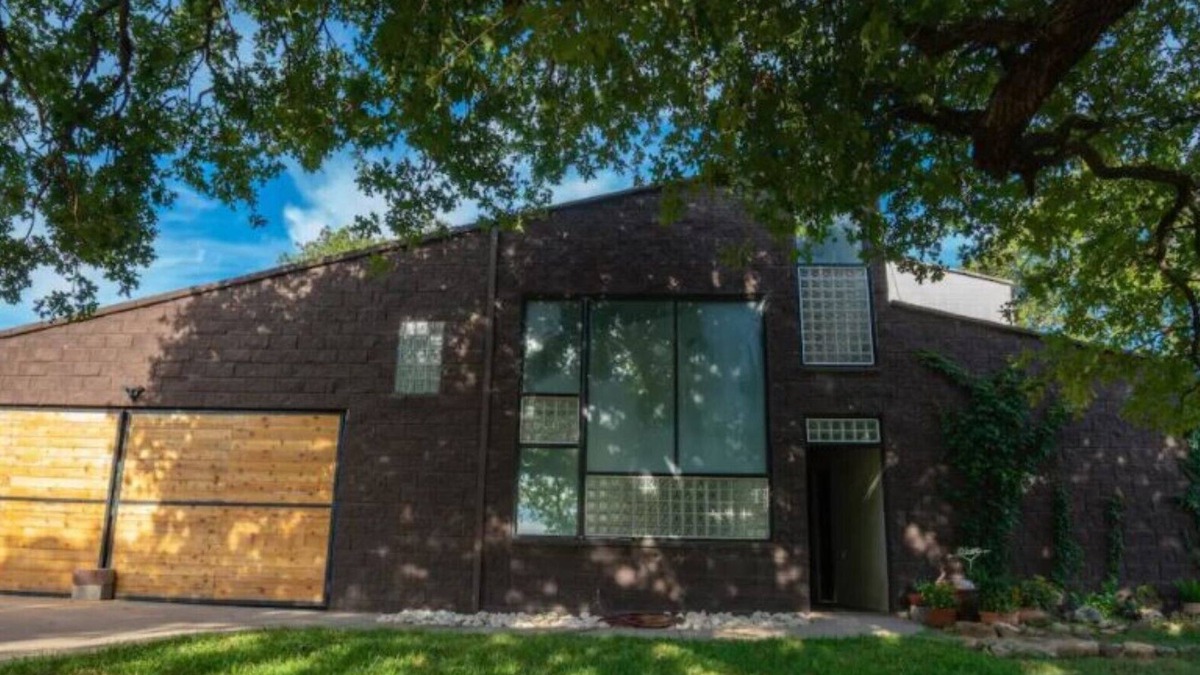 Nocona Other | Unique,Electic Farm, jacuzzi tub,Nature Inspired