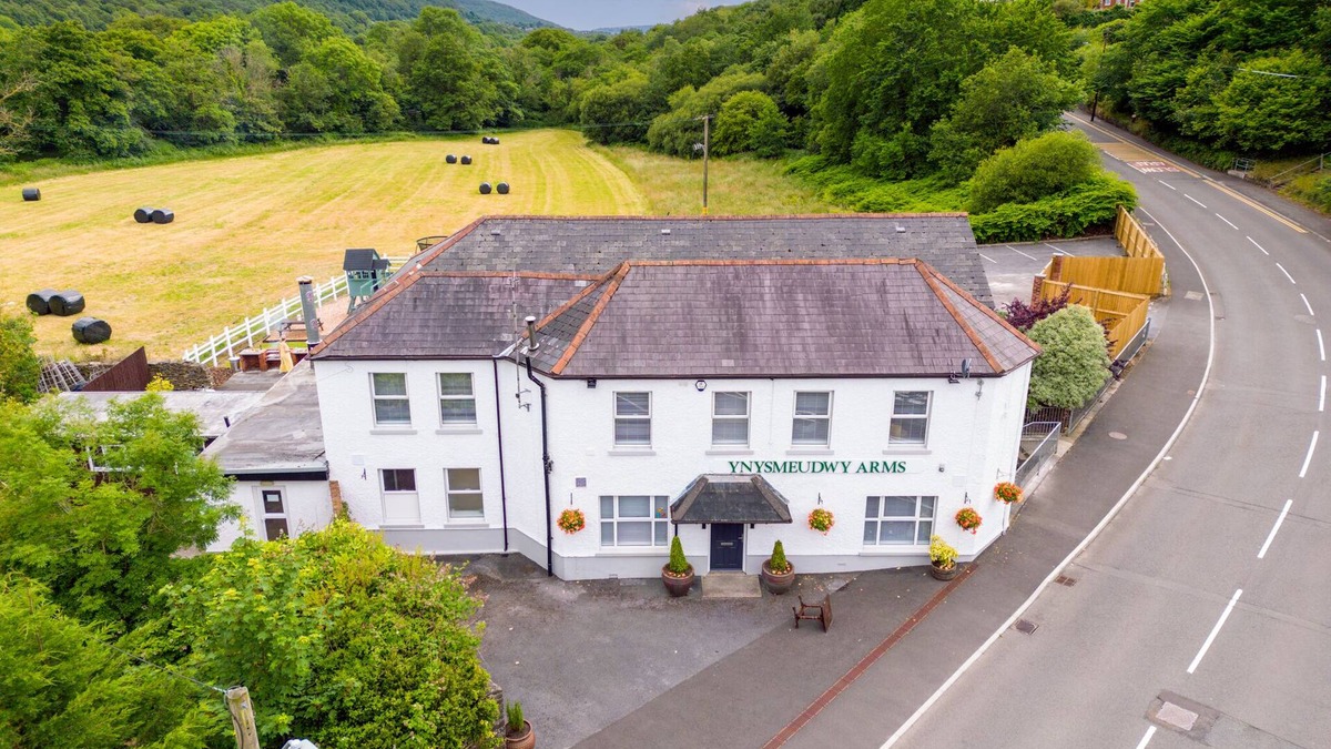 Margam House | Unique Exclusive Pub Sleeping up to 26 People