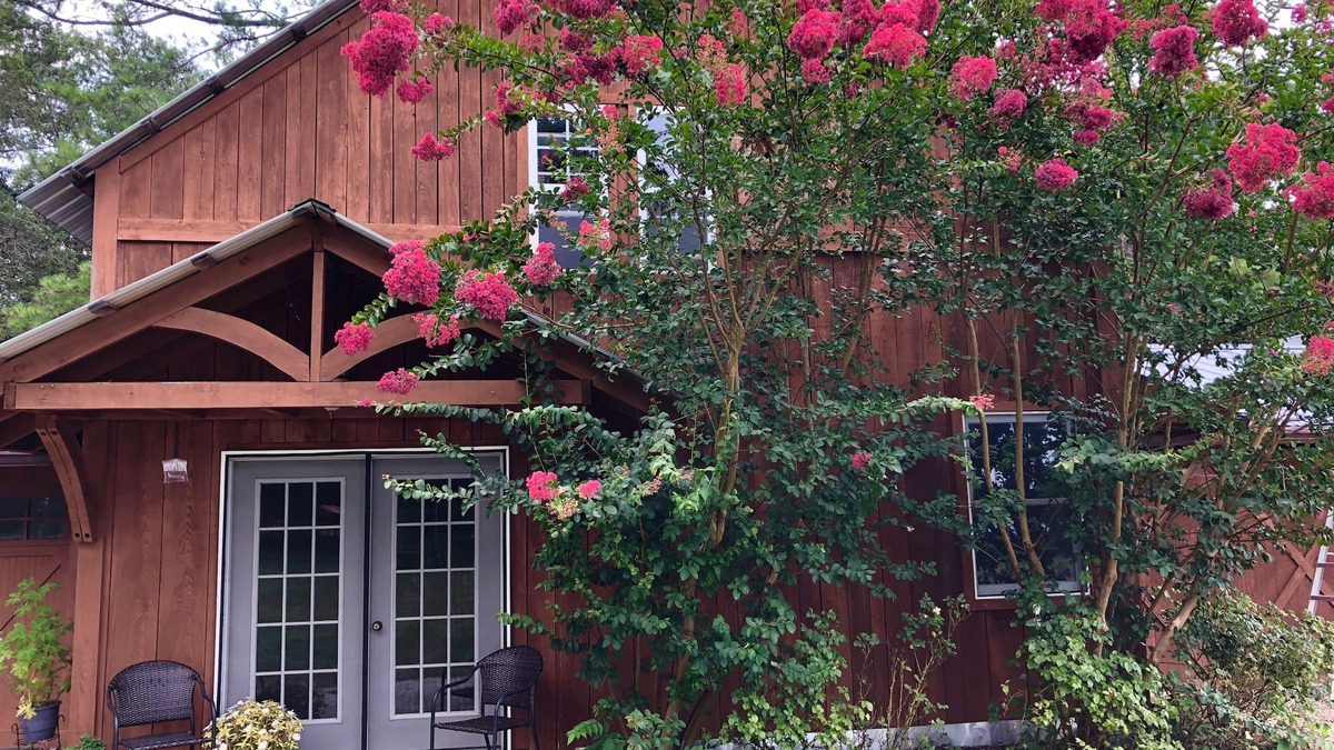 Chickamauga House | Unique farm guest house close to Chattanooga, TN- great for families and dogs