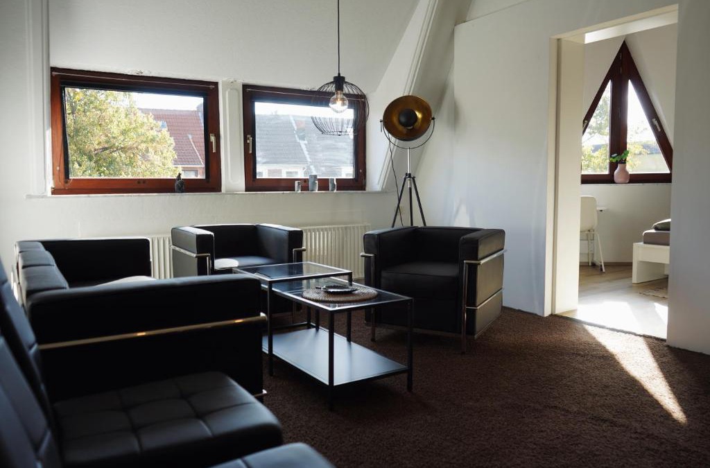 Osterfeuerberg Apartment | unique: geräumig - BHF-nah - parkplatz - netflix