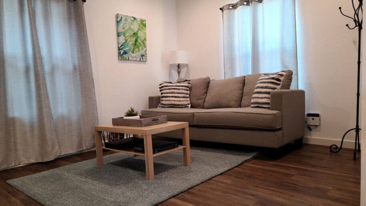 Governmental Mall House | Unique Grand Ave 2bdrm, 1Bath Home near Downtown!