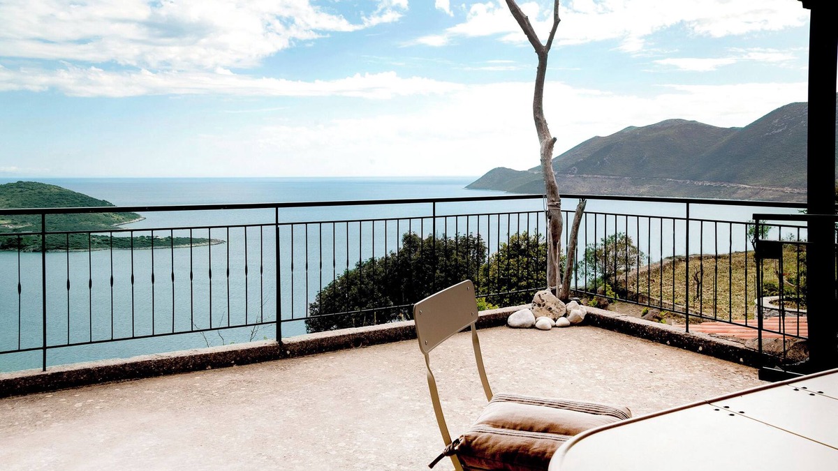 Karvelas Apartment | Unique Hideaway with Serene Panoramic views!