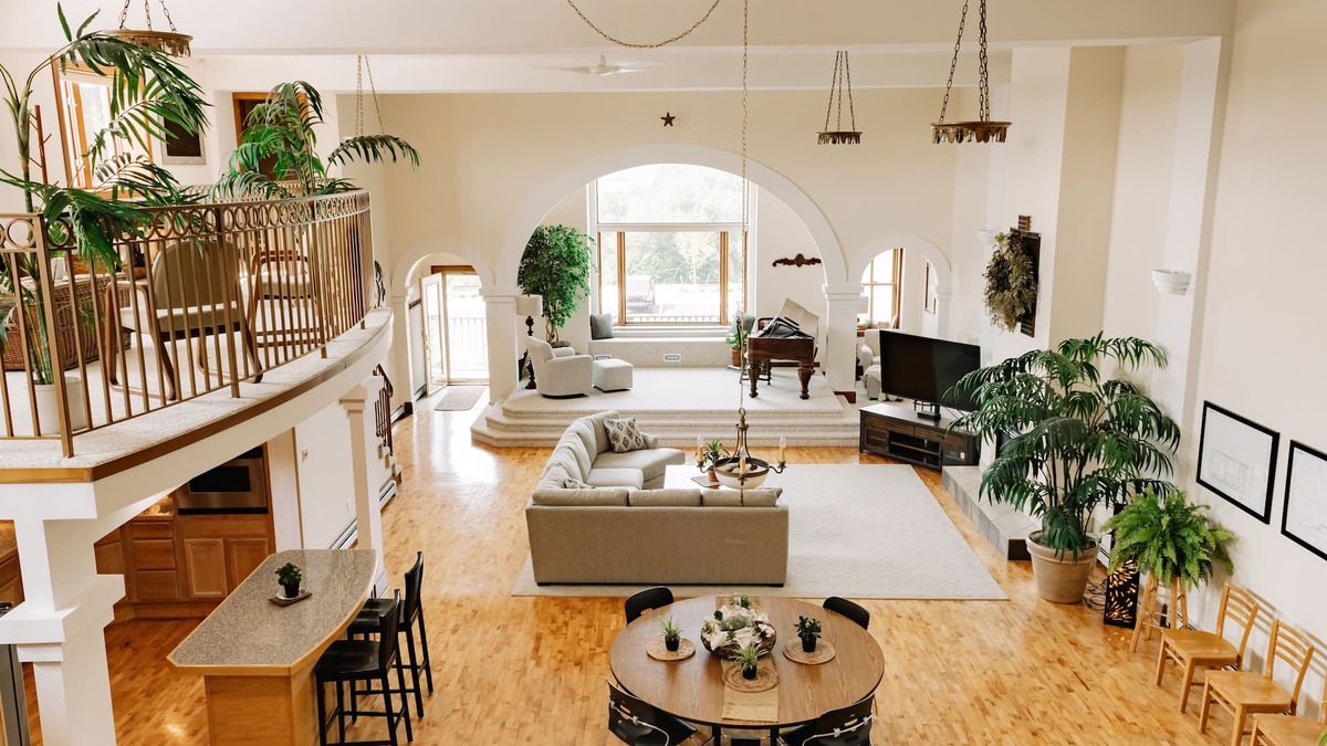 Whitehall House | Unique, Historic Downtown Loft