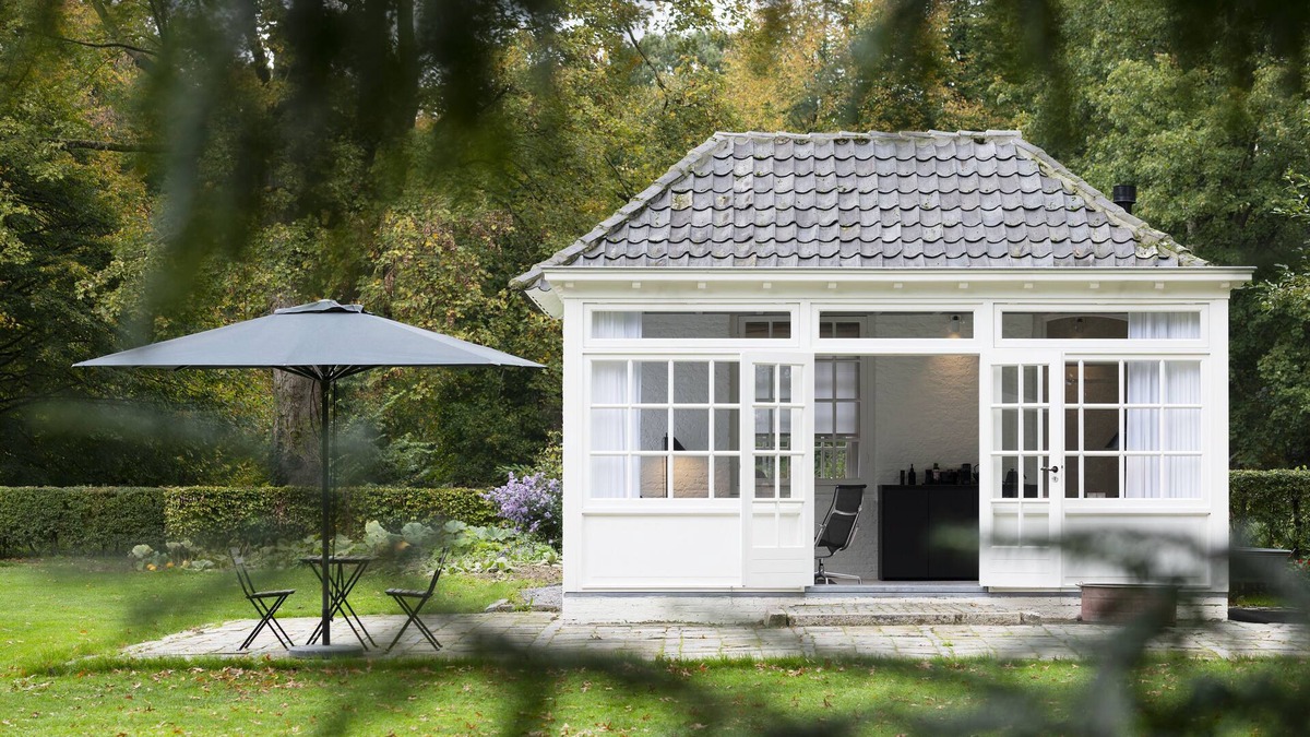 Loon op Zand House | Unique holiday home located in the castle garden of the White Castle estate