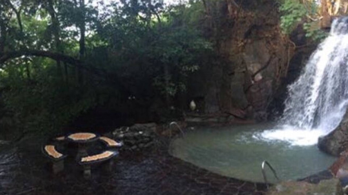 El Palmar House | Unique House Complex Within A Tropical Waterfall Inside Hacienda Llano Grande