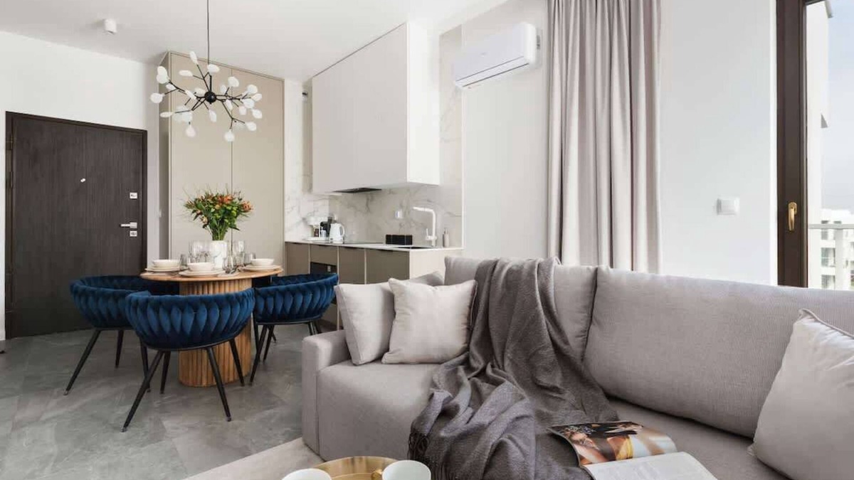 Orlinki Apartment | Unique interiors in a modern seaside marina