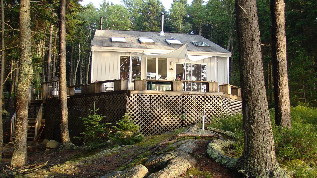 Friendship Cottage | Unique ISLAND Living off the grid -Waterfront cottage
