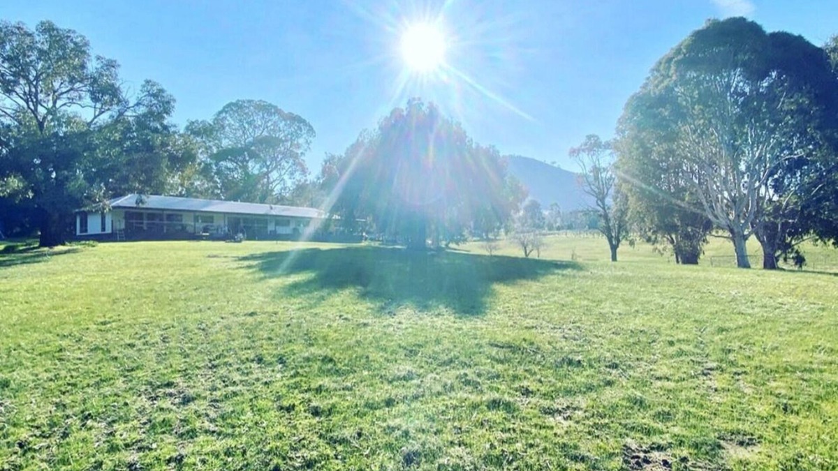 Mansfield House | Unique Lake eildon frontage retreat, house/3units Mansfield+ 45min from MtBuller