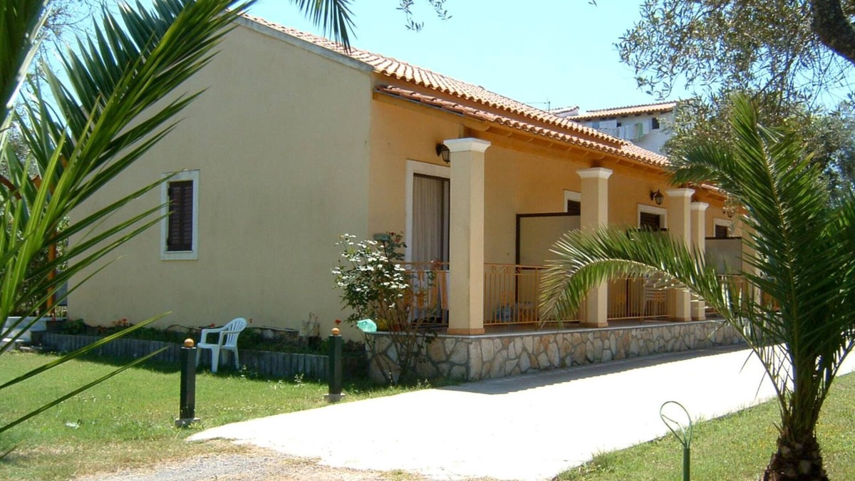 Kavos Apartment | Unique located holiday apartment directly at the sea, own beach access, Wifi, Ag