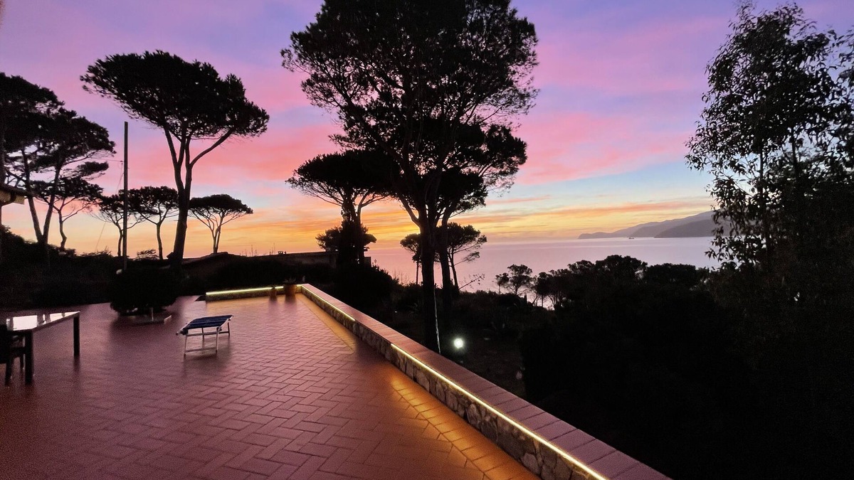 Morcone House | Unique location with sea views, quiet and yet very central