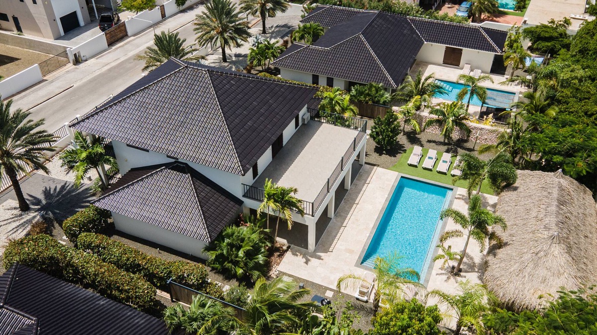 Jan Thiel Villa | *UNIQUE* Luxury Villas for 16 people within walking distance of Jan Thiel Beach.