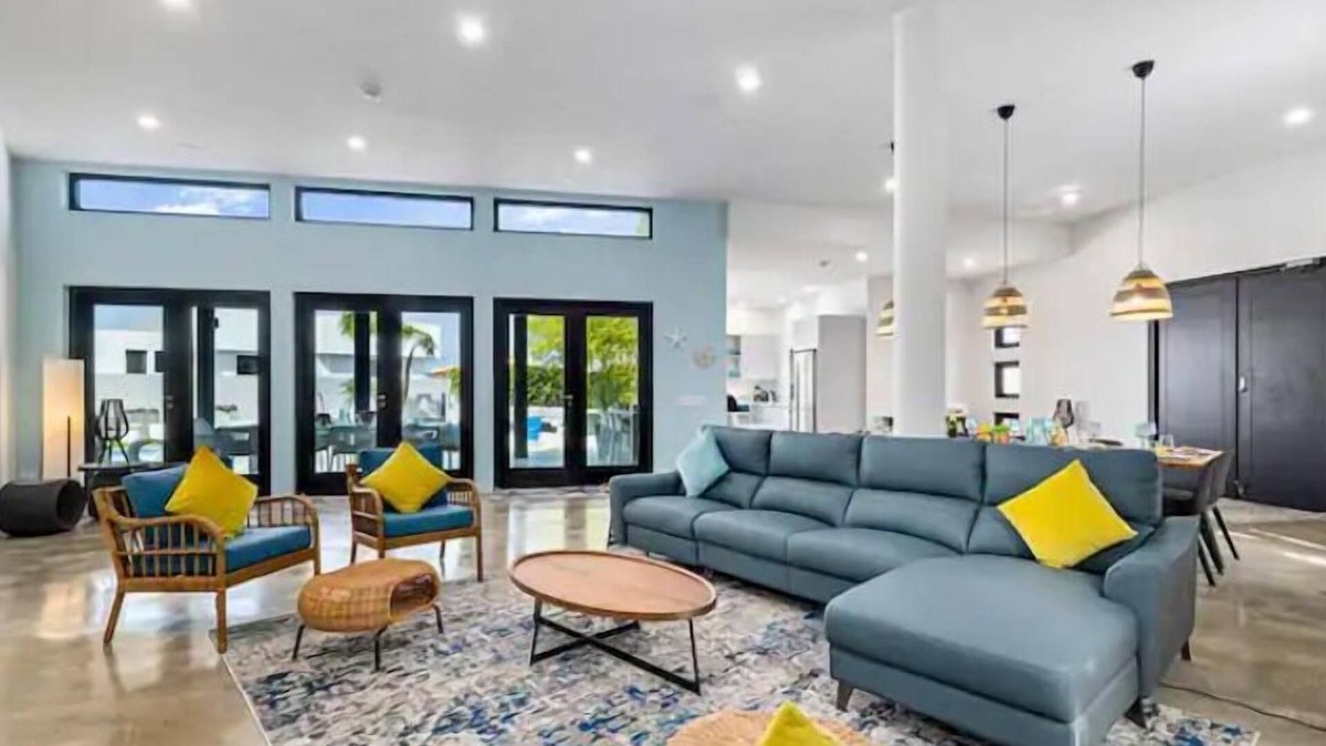 Esmeralda Villa | Unique Modern 4BR w/Large Private Pool & Mini Golf
